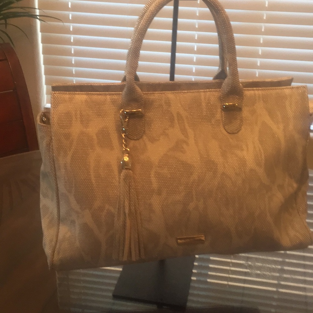 Donald Pliner handbag. Yolanda